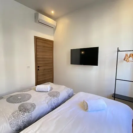 Apartment New In Forville With Balcony Cannes