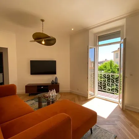 New In Forville With Balcony Apartment *